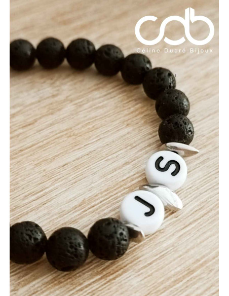 Bracelet en perles de lave noire, perles en étain. Personnalisable.