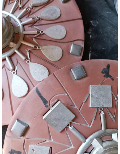 Porte clés en étain 10ans - 1 médaille...