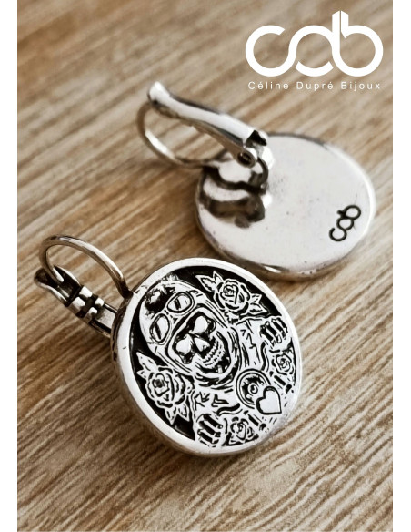 Boucles d'oreilles Motard Biker - Tête de Mort avec roses - Rond ø17mm