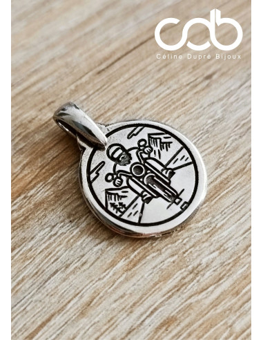 Pendentif motard