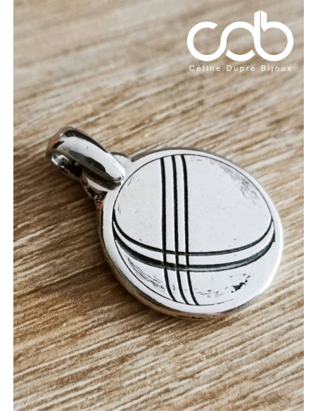 Pendentif boule de pétanque