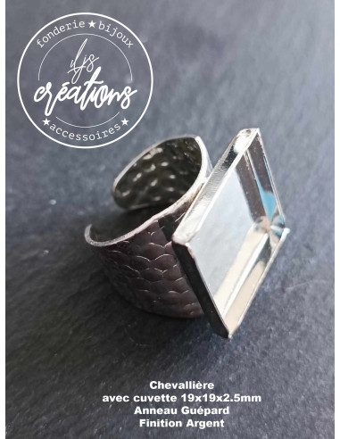 Bague chevalière carré