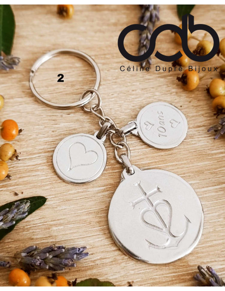 Porte clés Croix de Camargue en étain - ø30mm - Modèle au choix