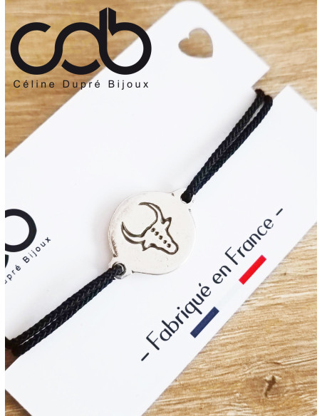 Box / coffret Bijoux "Camargue" - Porte clés Trident de gardian / bracelet Tête de Taureau de face