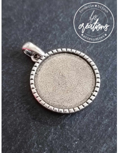 Pendentif rond avec arbre au dos