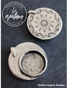 Pendentif rond finition argent antique
