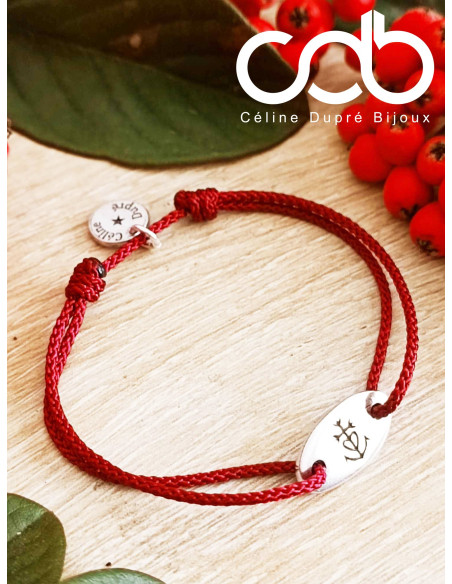 Bracelet Croix de camargue avec cordon bordeaux.