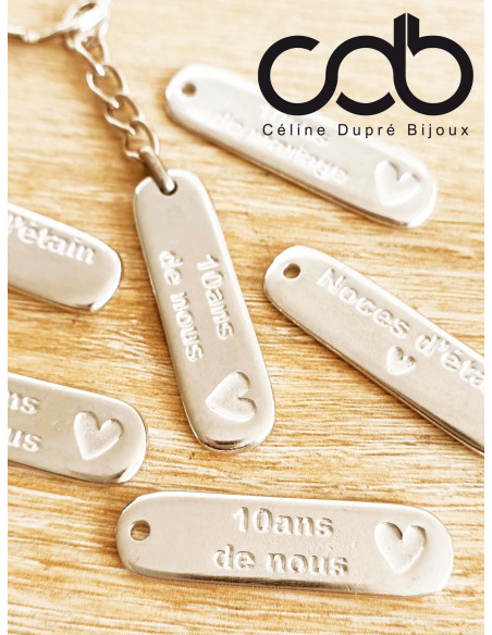Porte clés étain - 1 médaille rectangle (10ans de mariage) - 11x40mm