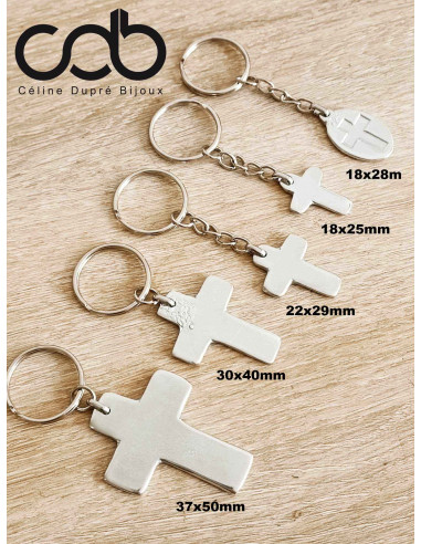 Porte clés Croix en étain - 37x50mm