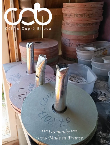 Porte clés étain brut 8 ans avec coeurs et...