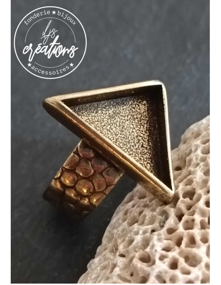 Base pour bague triangle 16x16x19x4mm - anneau guépard - finition au choix