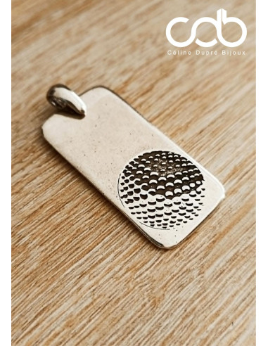 Pendentif Golf en Étain Brut – Bijou Artisanal...